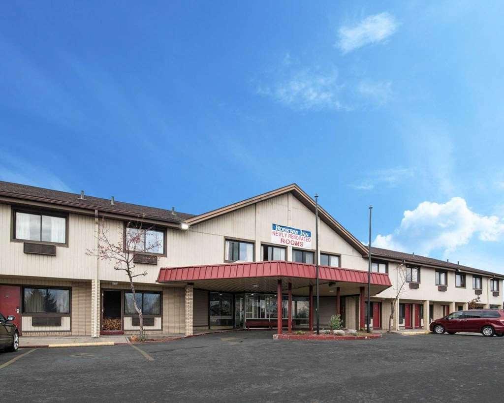 Rodeway Inn East Syracuse Exterior photo