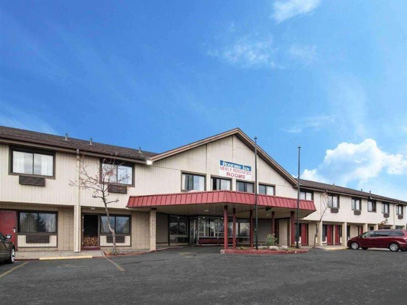 Rodeway Inn East Syracuse Exterior photo