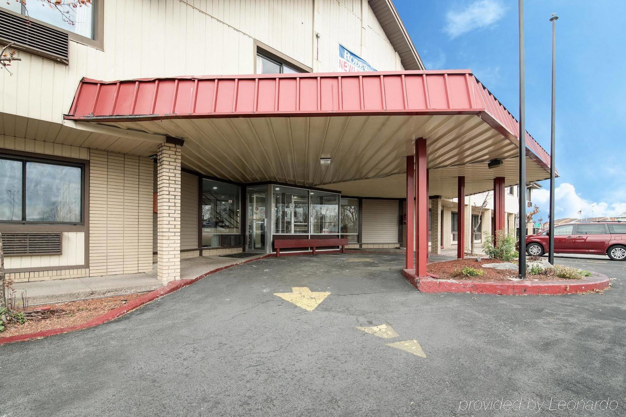 Rodeway Inn East Syracuse Exterior photo
